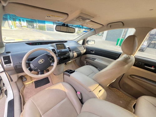 ឡានជួល មាន Pruis Kia canival Starex Lexus