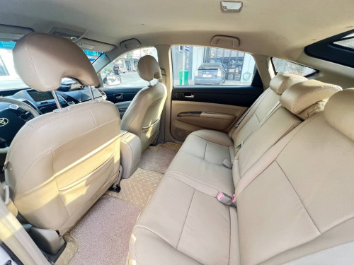 ឡានជួល មាន Pruis Kia canival Starex Lexus