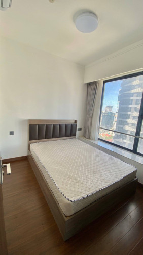 3 bedroom for rent on Monivong boulevard near BKK1
