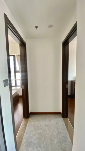 3 bedroom for rent on Monivong boulevard near BKK1