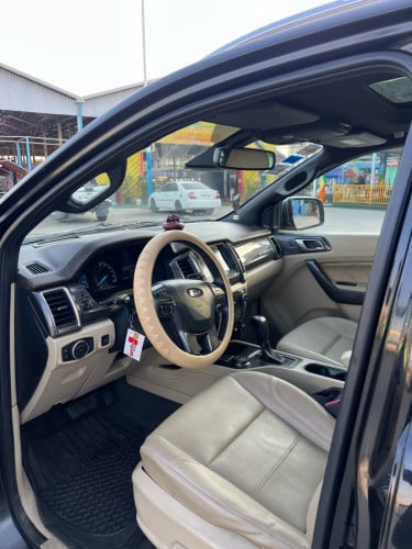 Ford Everest 2017 ម្ចាស់ដើមម៉ាស៊ីនធំរត់ធូរស៊ីតិច 100km 6.7L ឡានស្អាតតម្លៃ 27700$ 093495611 Telegram