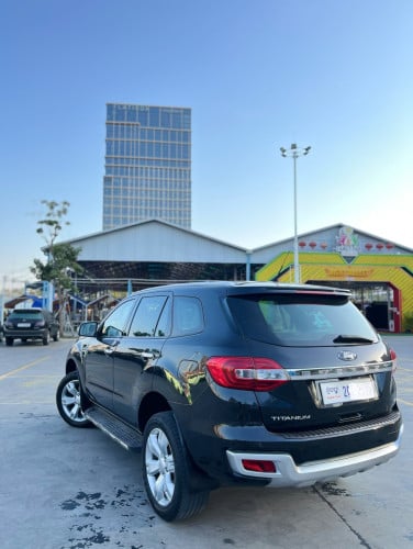 Ford Everest 2017 ម្ចាស់ដើមម៉ាស៊ីនធំរត់ធូរស៊ីតិច 100km 6.7L ឡានស្អាតតម្លៃ 27700$ 093495611 Telegram
