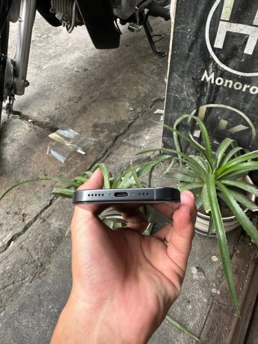 iPhone 16 Pro 256g ZA SIM2សំណំហ្ស៊ីនណែន ស្អាតខ្ចីមេៗ ថ្ម90%