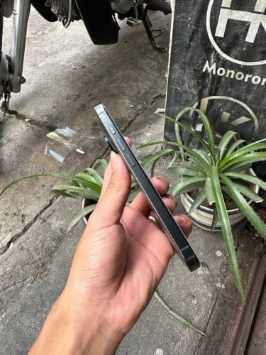 iPhone 16 Pro 256g ZA SIM2សំណំហ្ស៊ីនណែន ស្អាតខ្ចីមេៗ ថ្ម90%
