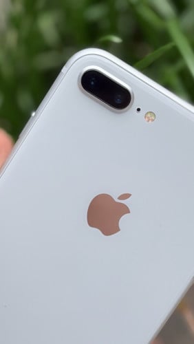 (លក់ហេីយ)iphone 8 plus​ (នៅស្អាតខ្លាំង)​ zin all មានស្កេន​ អត់មានជាប់អីទាំងអស់