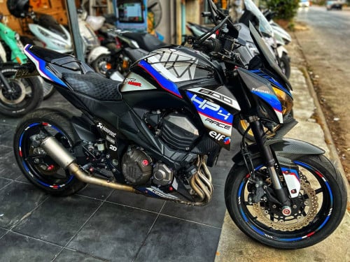 Kawasaki Z800 2013 កំលាំង 800cc ម៉ាសុីន4 មួយទឹកស្លាកលេខ នៅខ្ចីស្អាត