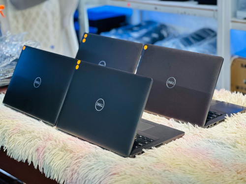 Laptop Dell Latitude 5400 ថាច់ស្រ្កីន  ✅ បត់ 180ដឺក្រេ ✅ Core i5 💰239$