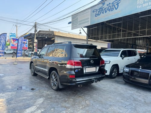 Lexus LX570 2014 Full options Specs Arab ម្ចាស់ដើមទីមួយទិញថ្មីខ្លាញ់ឡានសាណុំ ថ្នាំហ្សុីនមួយជុំ