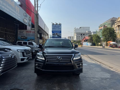 Lexus LX570 2014 Full options Specs Arab ម្ចាស់ដើមទីមួយទិញថ្មីខ្លាញ់ឡានសាណុំ ថ្នាំហ្សុីនមួយជុំ