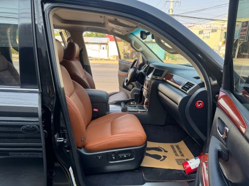 Lexus LX570 2014 Full options Specs Arab ម្ចាស់ដើមទីមួយទិញថ្មីខ្លាញ់ឡានសាណុំ ថ្នាំហ្សុីនមួយជុំ