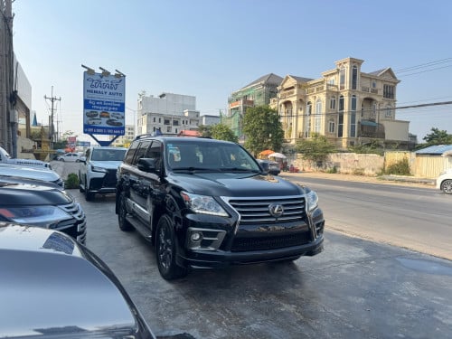 Lexus LX570 2014 Full options Specs Arab ម្ចាស់ដើមទីមួយទិញថ្មីខ្លាញ់ឡានសាណុំ ថ្នាំហ្សុីនមួយជុំ