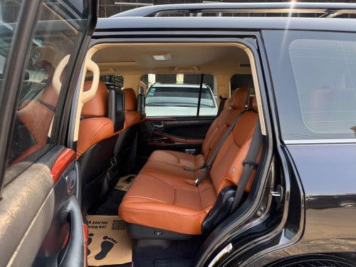 Lexus LX570 2014 Full options Specs Arab ម្ចាស់ដើមទីមួយទិញថ្មីខ្លាញ់ឡានសាណុំ ថ្នាំហ្សុីនមួយជុំ