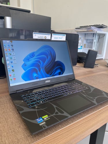 Msi Cyborg 17” VGA 5060 8g 2026
