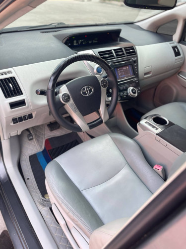 Prius V Option 5 ឡានកាលី ស្អាត ធំទូលាយ