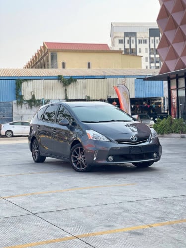 Prius V Option 5 ឡានកាលី ស្អាត ធំទូលាយ