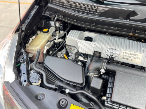 Prius V Option 5 ឡានកាលី ស្អាត ធំទូលាយ