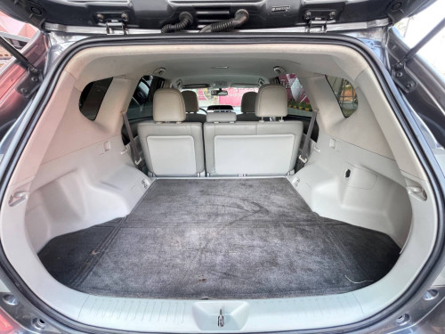 Prius V Option 5 ឡានកាលី ស្អាត ធំទូលាយ