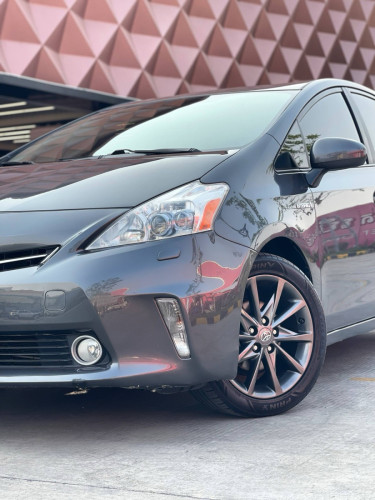 Prius V Option 5 ឡានកាលី ស្អាត ធំទូលាយ