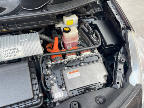 Prius V Option 5 ឡានកាលី ស្អាត ធំទូលាយ