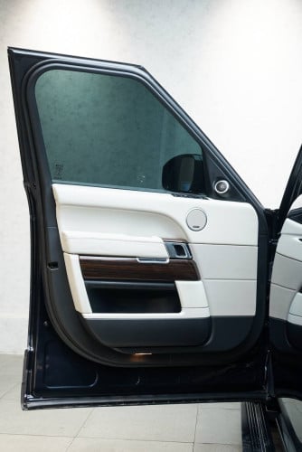 Range Rover Vouge LWB autobiography