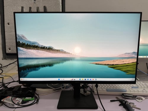 SAMSUNG S3  27“ Essential Monitor nearly all new