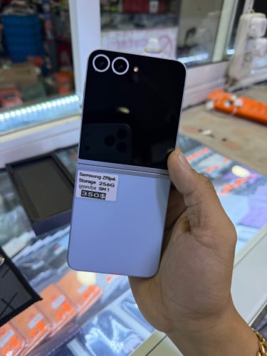 Samsung zfilp 6 256G ក្រុមហ៊ុន