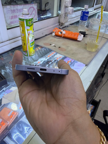 Samsung zfilp 6 256G ក្រុមហ៊ុន