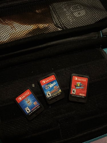 Selling 3 original Nintendo Switch game chips.