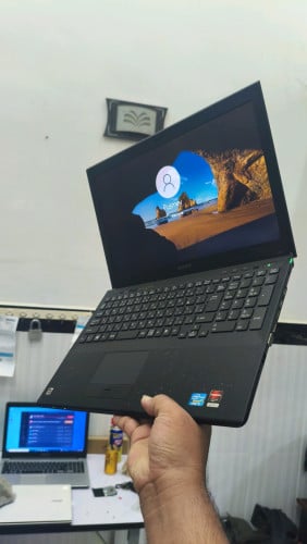 Sony Leptop RAM 8GB/CORE i5/SSD 128GB/VGA 2GB/(85)