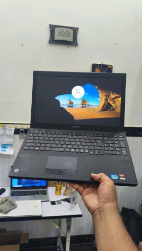 Sony Leptop RAM 8GB/CORE i5/SSD 128GB/VGA 2GB/(85)