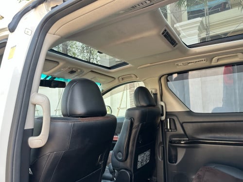 TOYOTA ALPHARD 2014 Full Top Option ពណ៌ស ក្នុងខ្មៅ