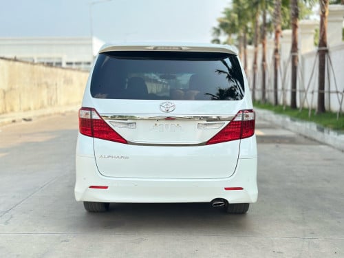 TOYOTA ALPHARD 2014 Full Top Option ពណ៌ស ក្នុងខ្មៅ