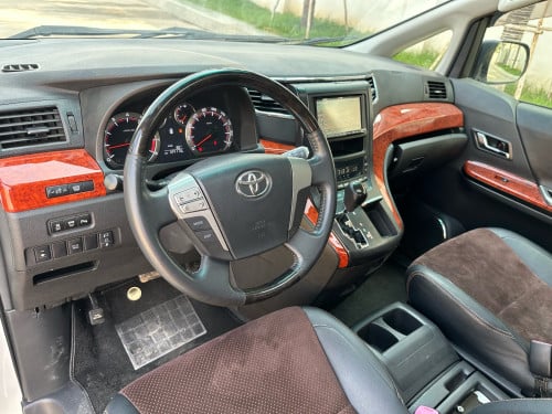 TOYOTA ALPHARD 2014 Full Top Option ពណ៌ស ក្នុងខ្មៅ