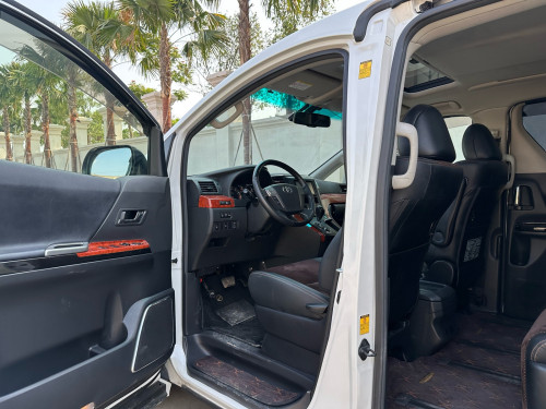 TOYOTA ALPHARD 2014 Full Top Option ពណ៌ស ក្នុងខ្មៅ