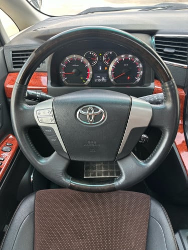 TOYOTA ALPHARD 2014 Full Top Option ពណ៌ស ក្នុងខ្មៅ