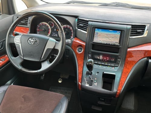 TOYOTA ALPHARD 2014 Full Top Option ពណ៌ស ក្នុងខ្មៅ