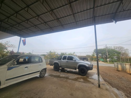 Toyota hilux tiger ឆ្នាំ 1999 ឯក្សារគ្រប់លក់9000$ចចារ