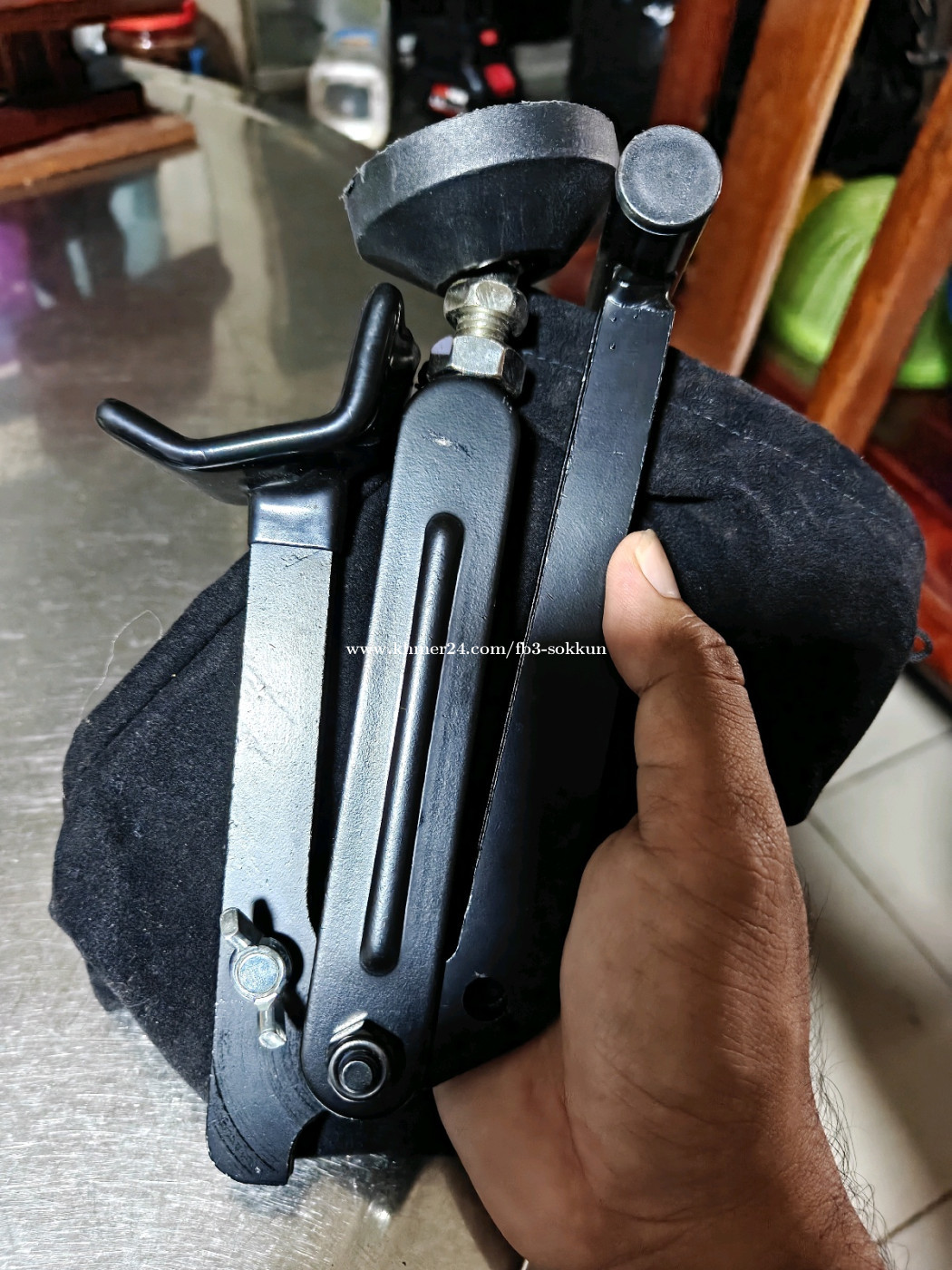 លក់ជើងទ្រម៉ូតូ ថ្មី