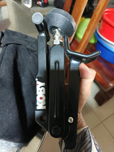 លក់ជើងទ្រម៉ូតូ ថ្មី