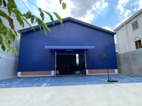 ឃ្លាំងជួលនៅខណ្ឌសែនសុខ