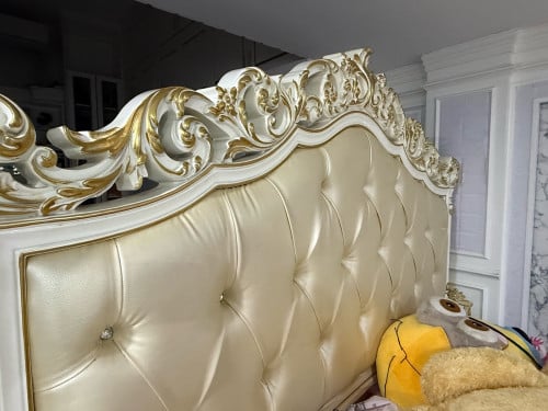 គ្រែព្រះនាងអត់អត់ពូក1.8mx2m នៅស្អាតទាំងអស់