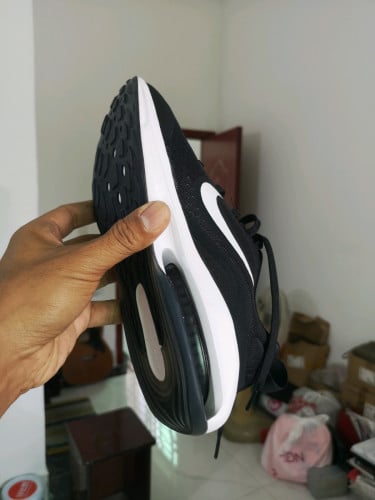 ស្បែកជើងលក់ 15$