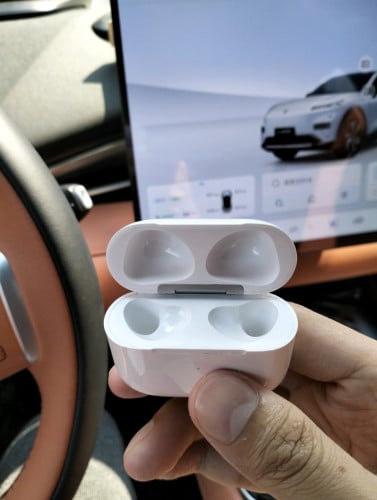 ប្រអប់កាស Airpod3 នៅស្អាតដូចរូប