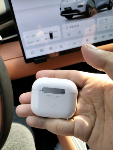 ប្រអប់កាស Airpod3 នៅស្អាតដូចរូប