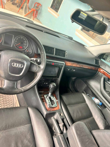 ឡានលក់ Audi A4 ឆ្នាំ2006 ឡានស្អាត ឯកសារគ្រប់តំលៃ9500$ ចរចា0966074444