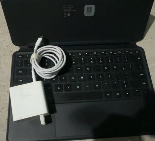 លក់ huawei matebook e 2022 សភាព98% តំលៃចចារបាន