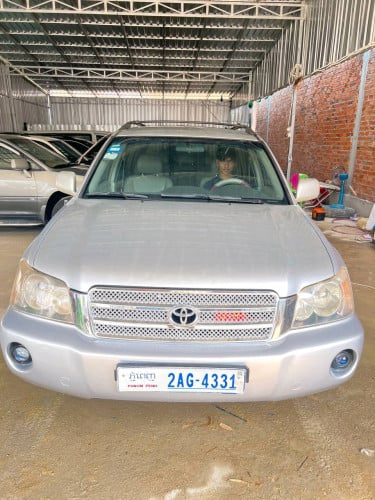ឡានលក់ Toyota Highlander 2002 ប៉ុង1 ឡានស្អាត ឯកសារគ្រប់ តំលៃ14500$ចរចា 0966074444