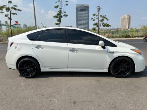 2012 Toyota Prius Plug-In Option 5 Advanced 19999$