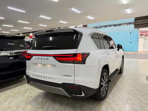 2023 LEXUS LX600 8000គីឡូ​ មួយទឹកស្លាកលេខ
