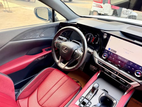 2023 Rx 350 ប្រើបាន3000km ប៉ុណ្ណោះ
